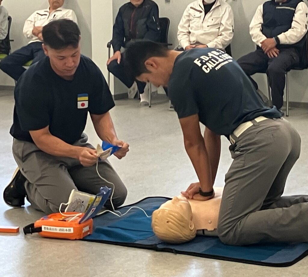 9月1日、胸骨圧迫/AED、熱中症応急処置方法の講習を受けました。